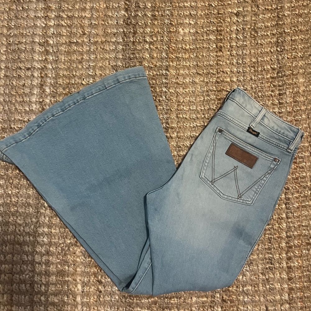Wrangler Retro Bell Bottoms